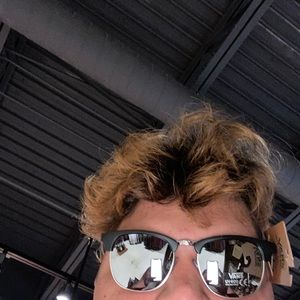 Meet your Posher, Eduard